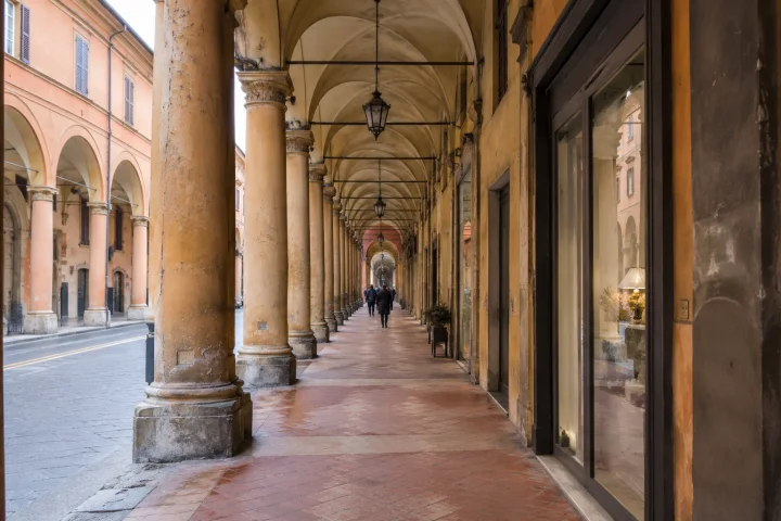 Bolonia - Portici · Bologna