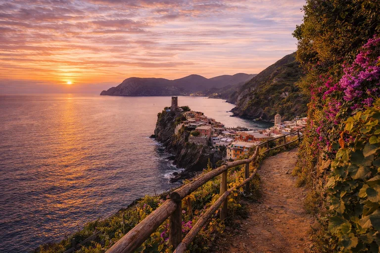 Cinque Terre - Vandring mellem vinmarker og panorama