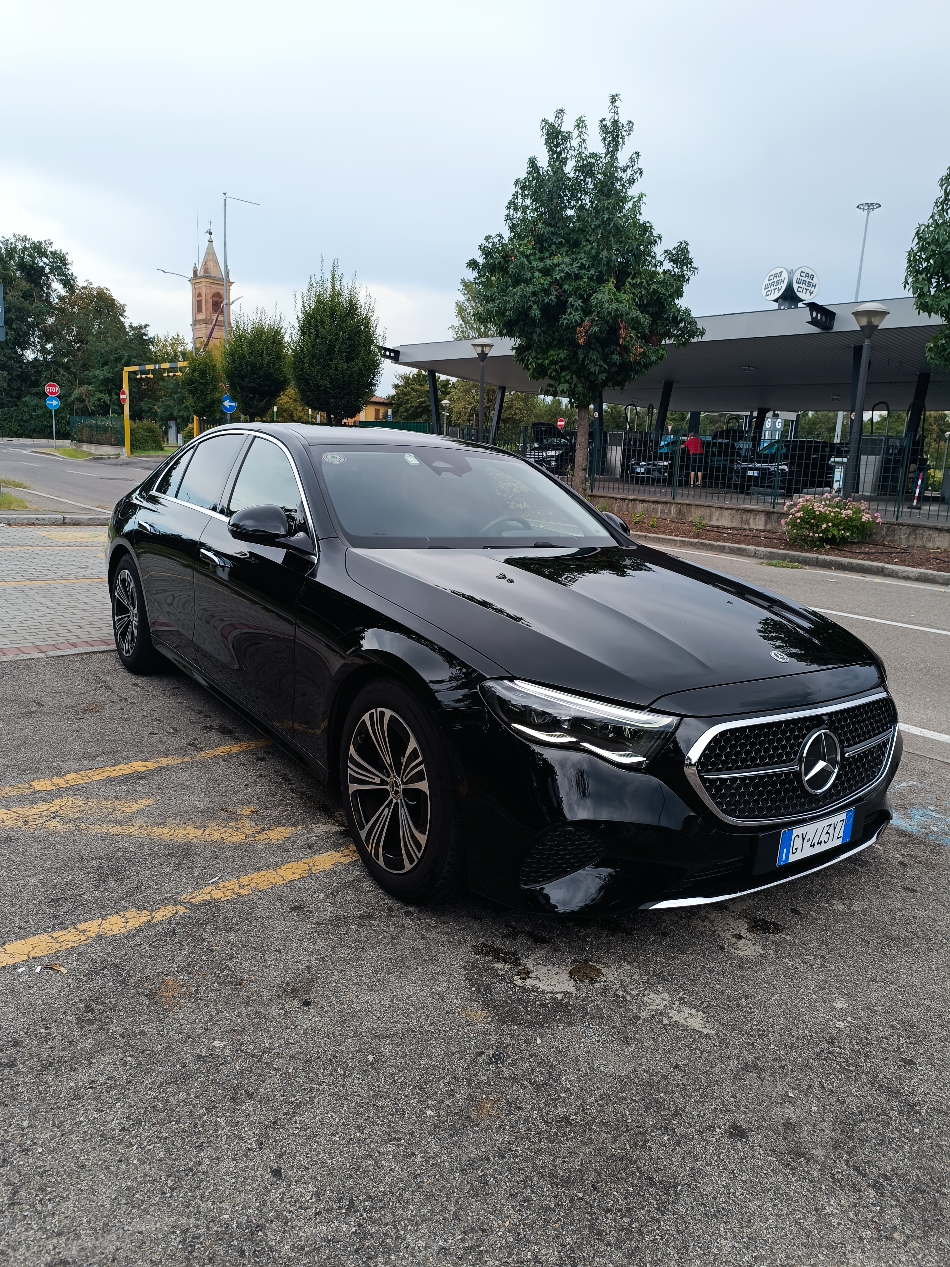 Vehicle image of Dario