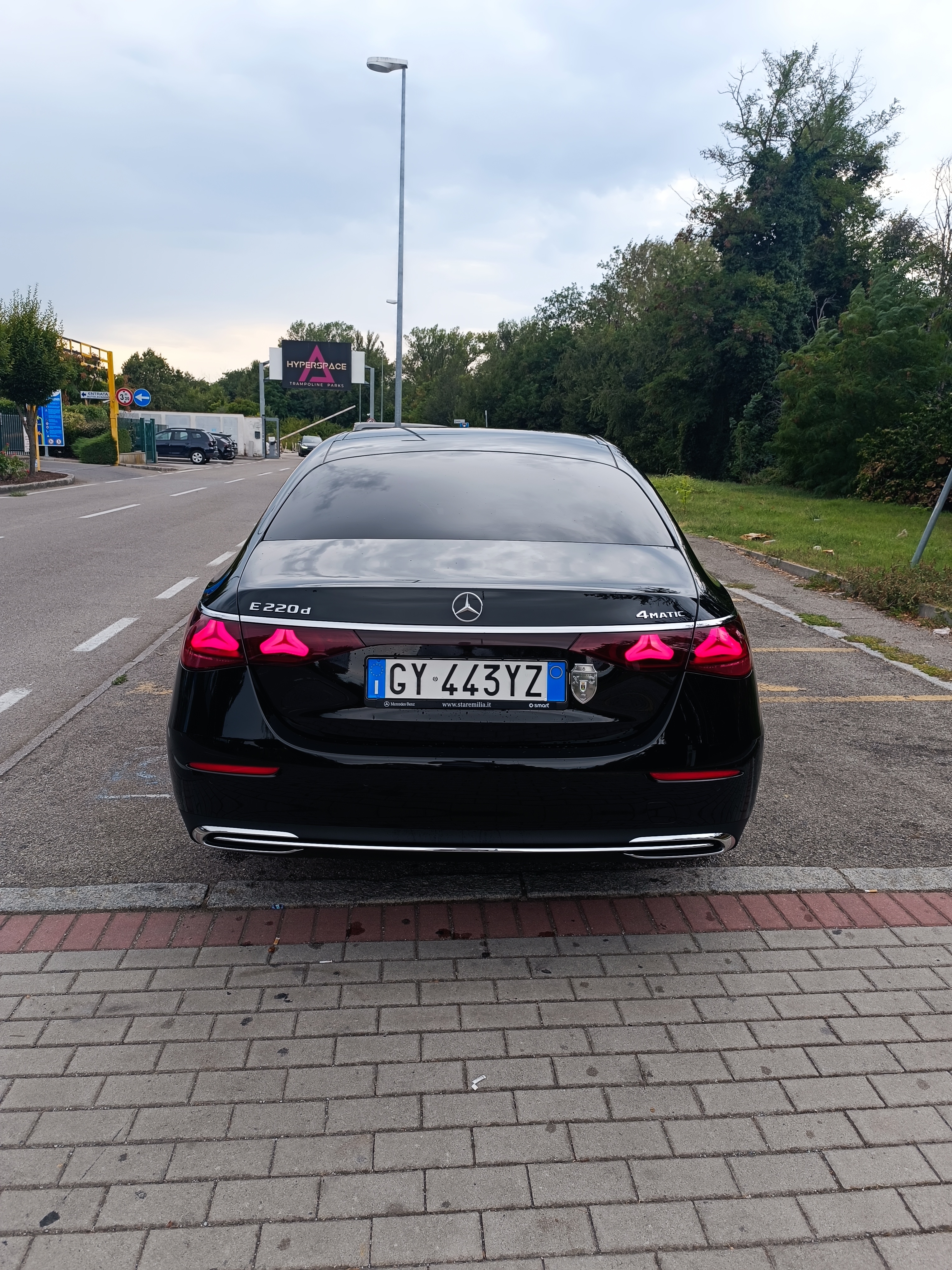 Vehicle image of Dario