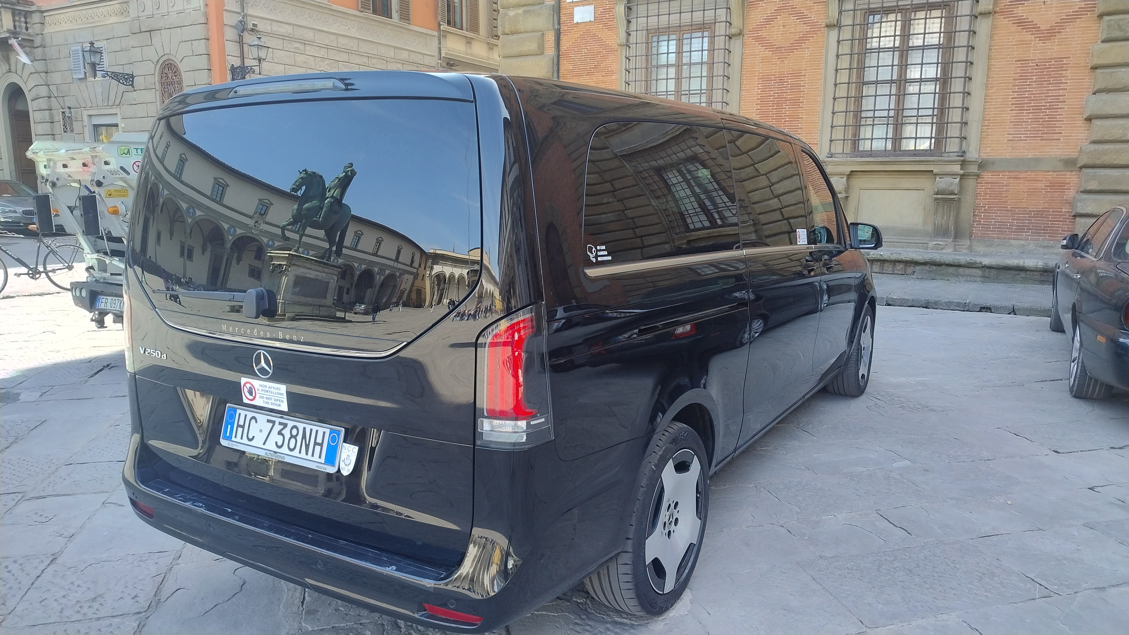 Vehicle image of Giovanni