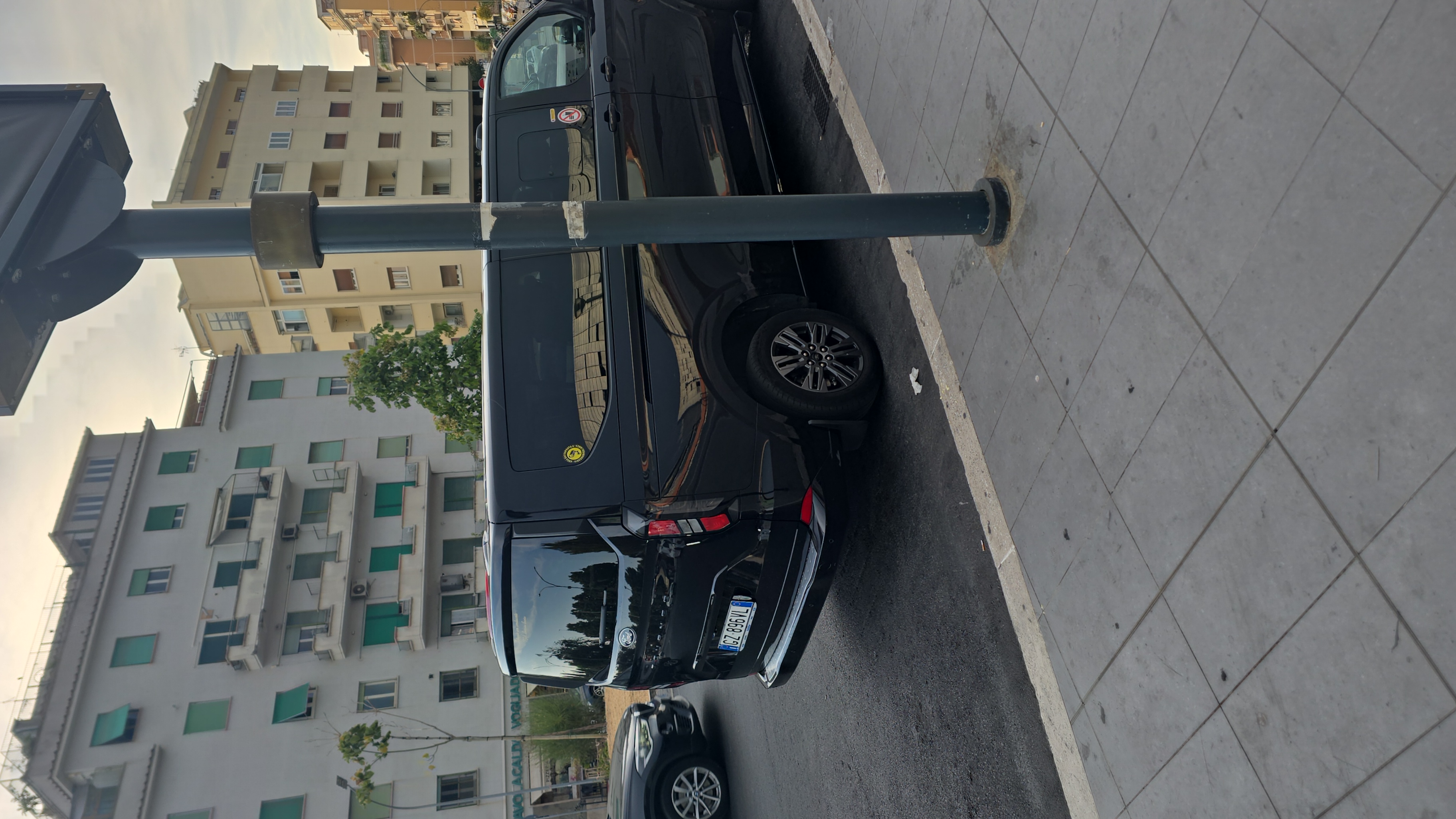 Vehicle image of gino