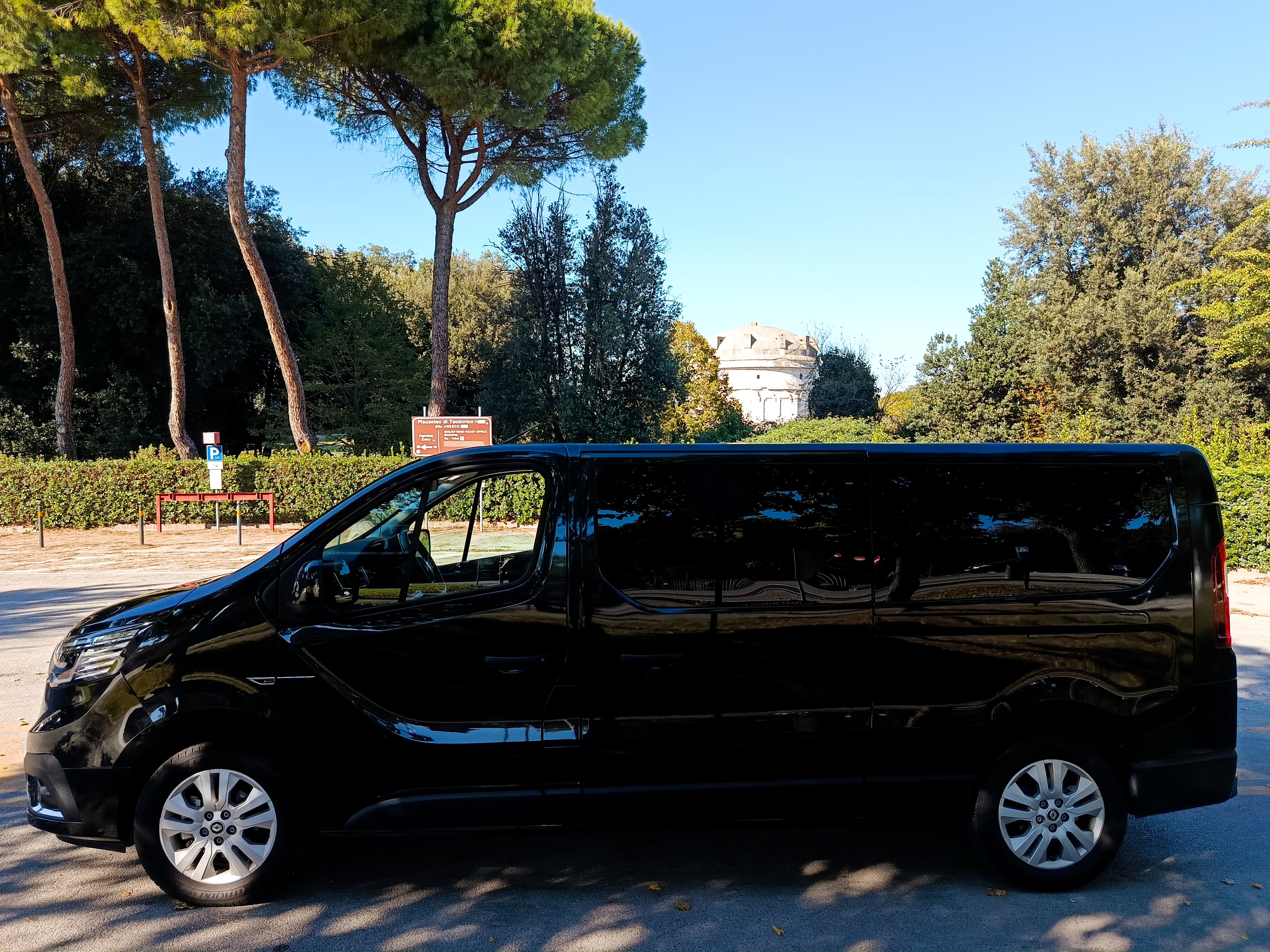 Vehicle image of Massimo