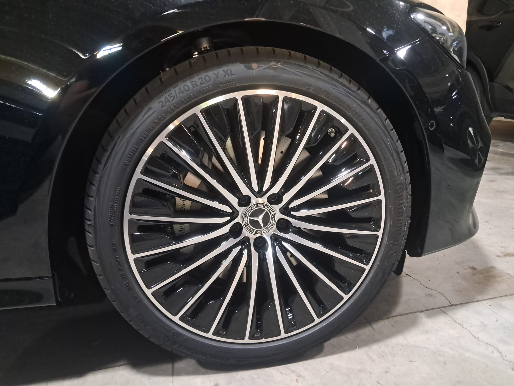 Vehicle image of giovanni