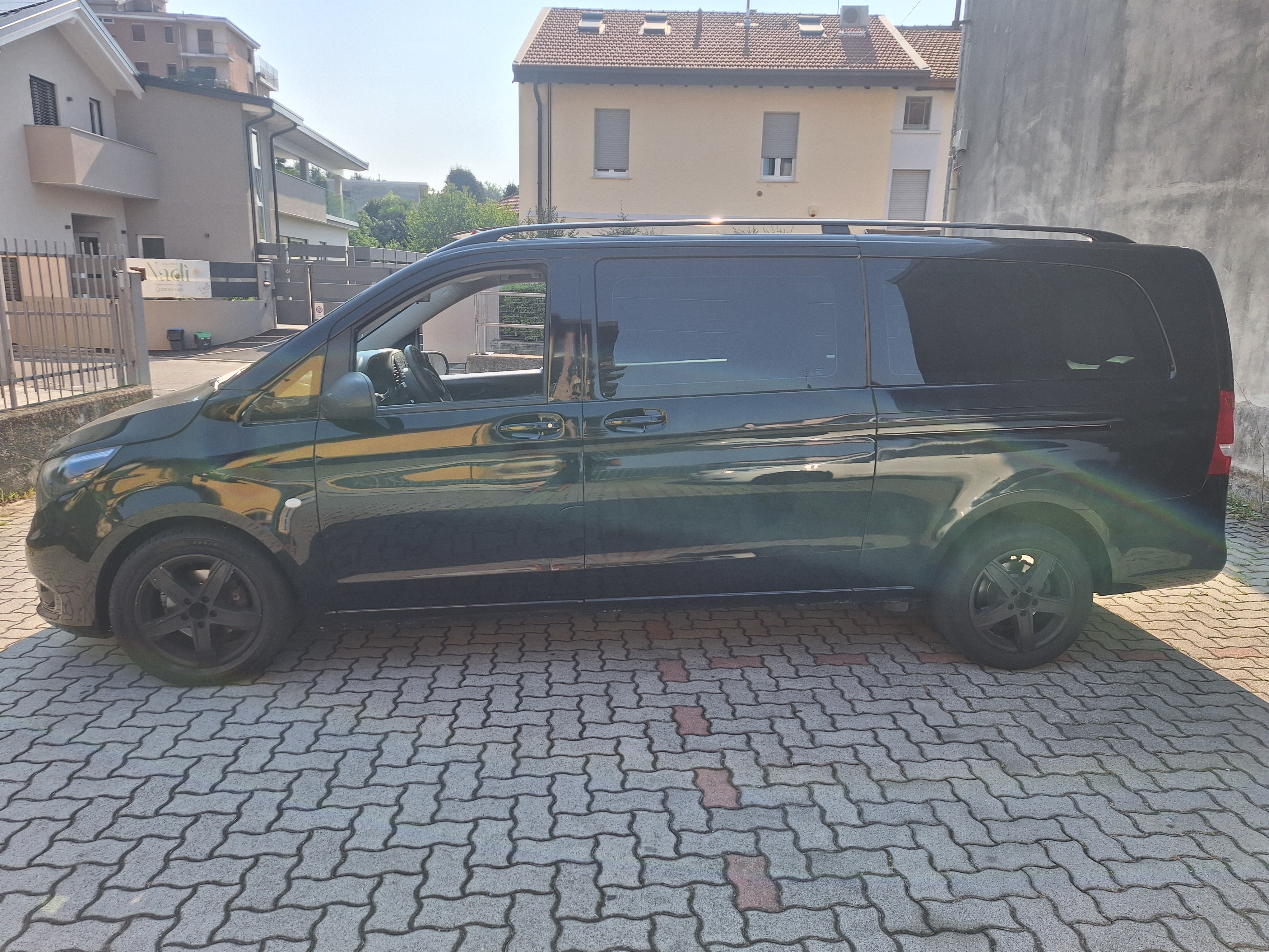Vehicle image of Antonio