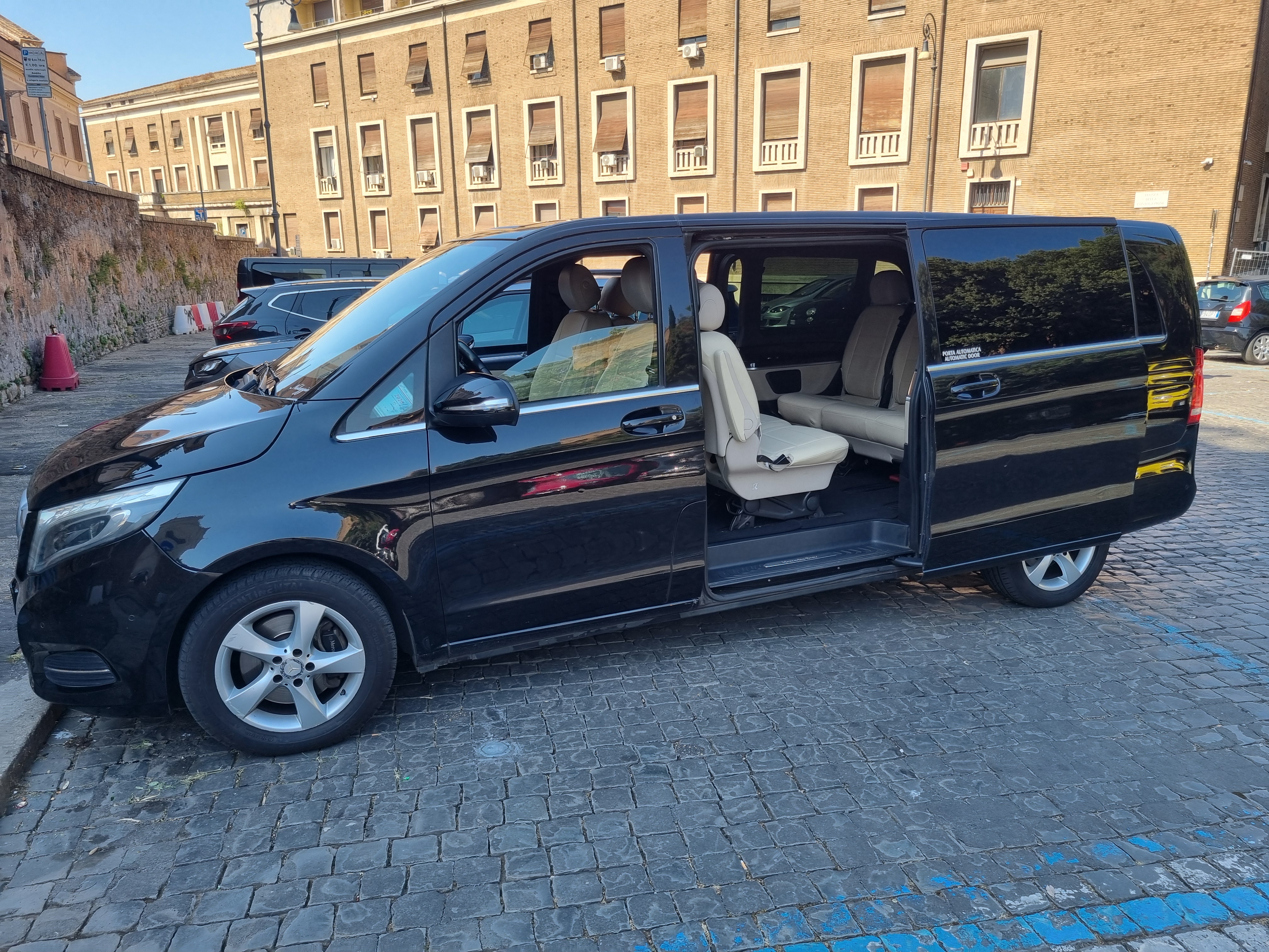 Vehicle image of Piero