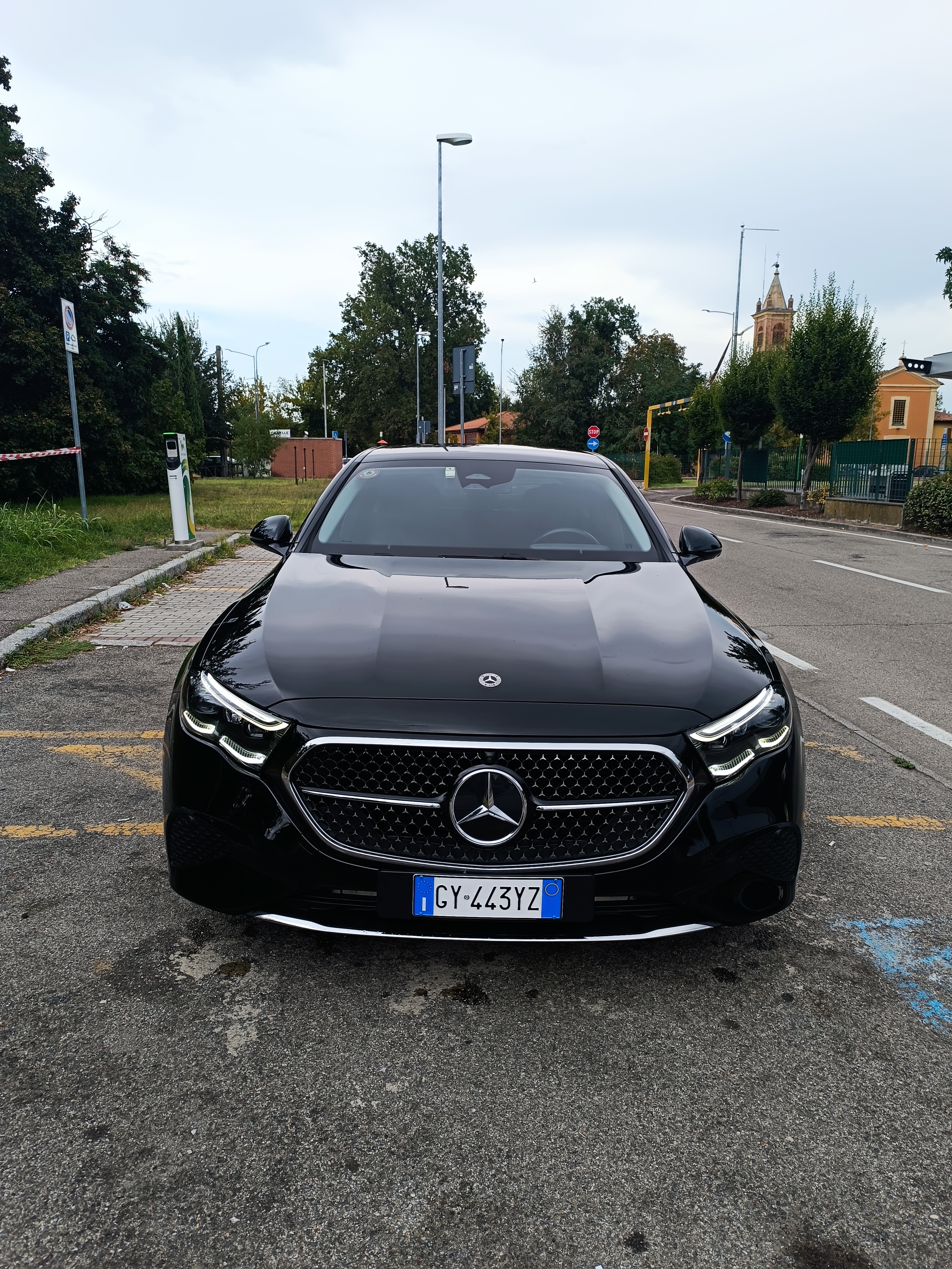 Vehicle image of Dario