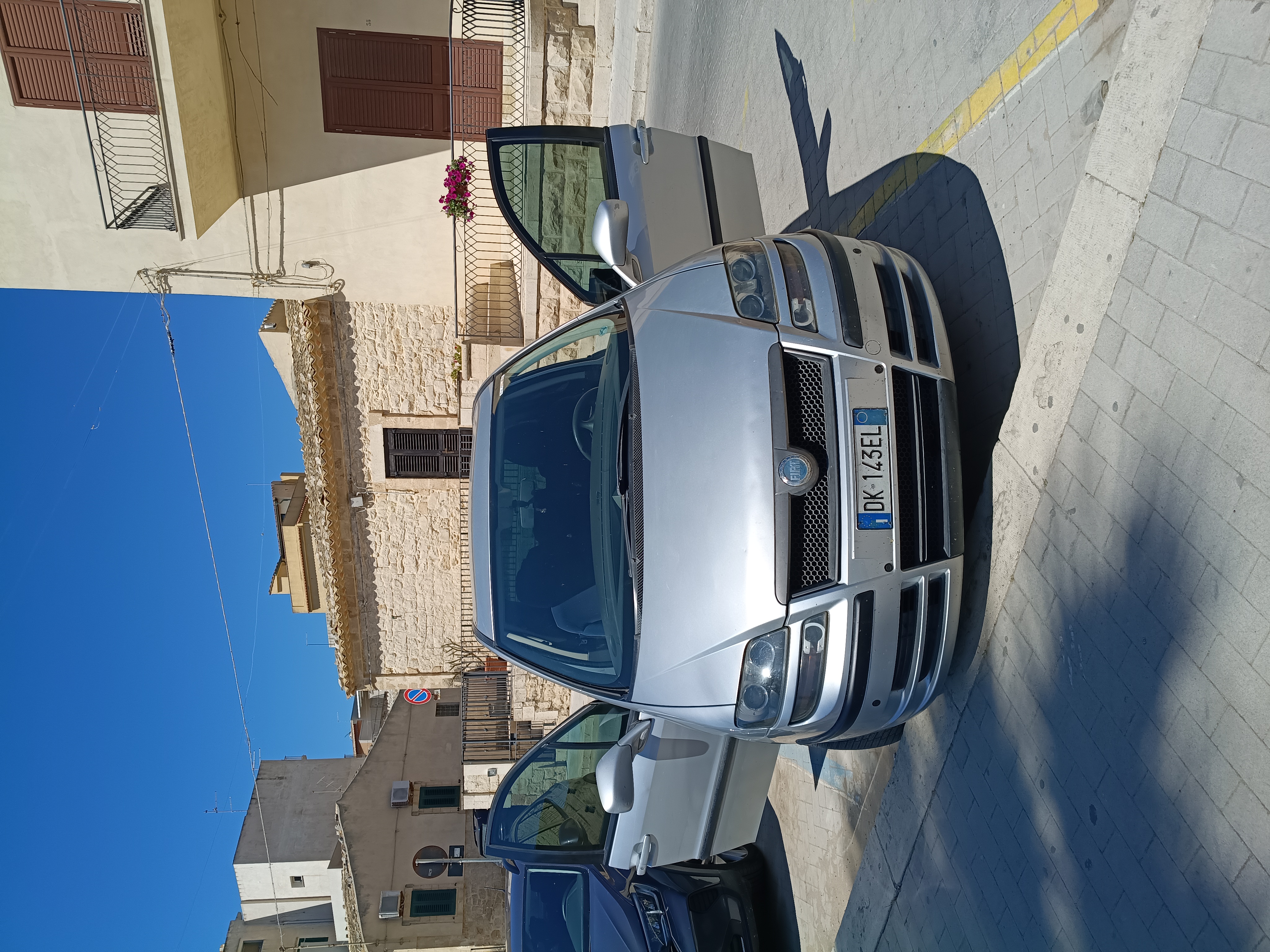 Vehicle image of Luca
