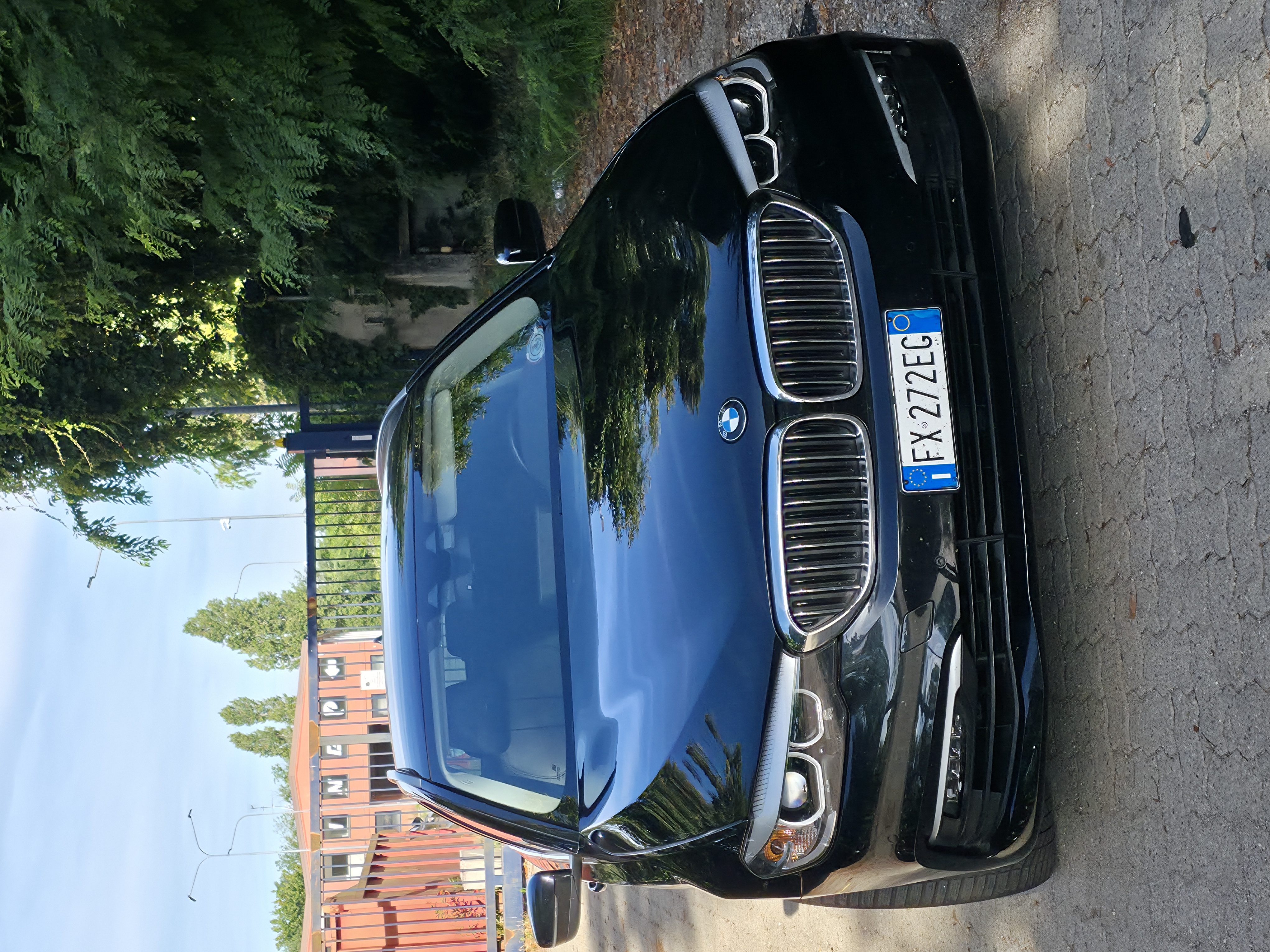 Vehicle image of Roberto
