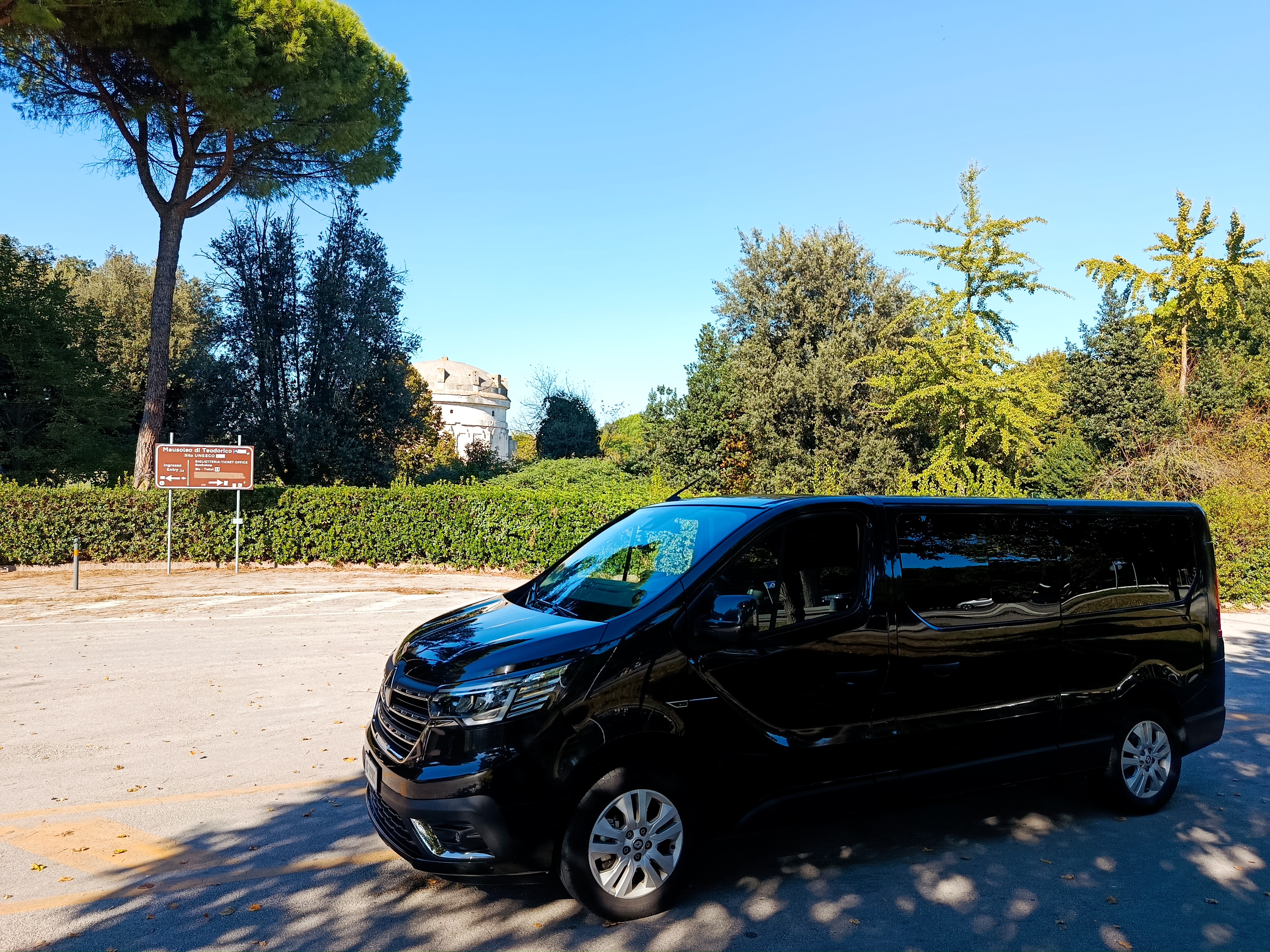Vehicle image of Massimo