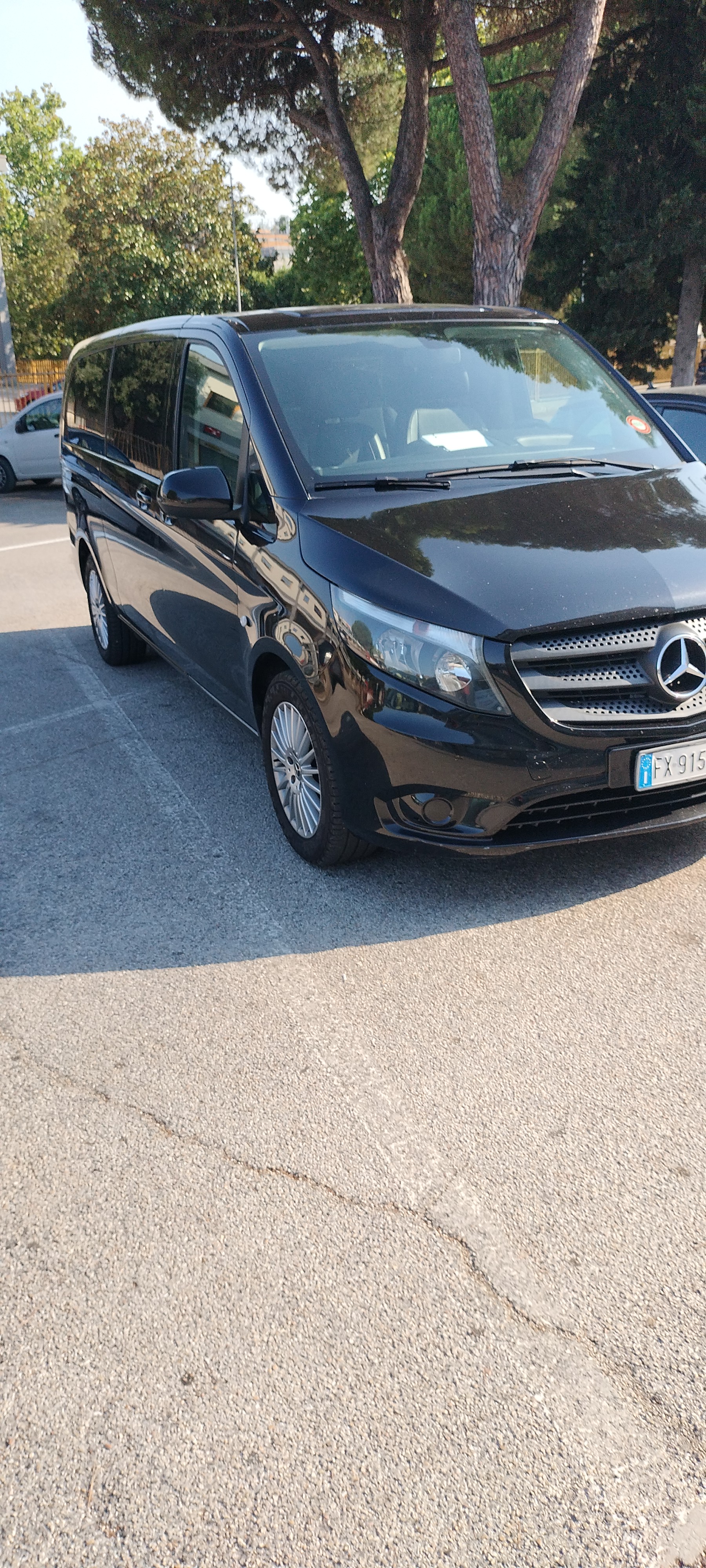 Vehicle image of Ugo