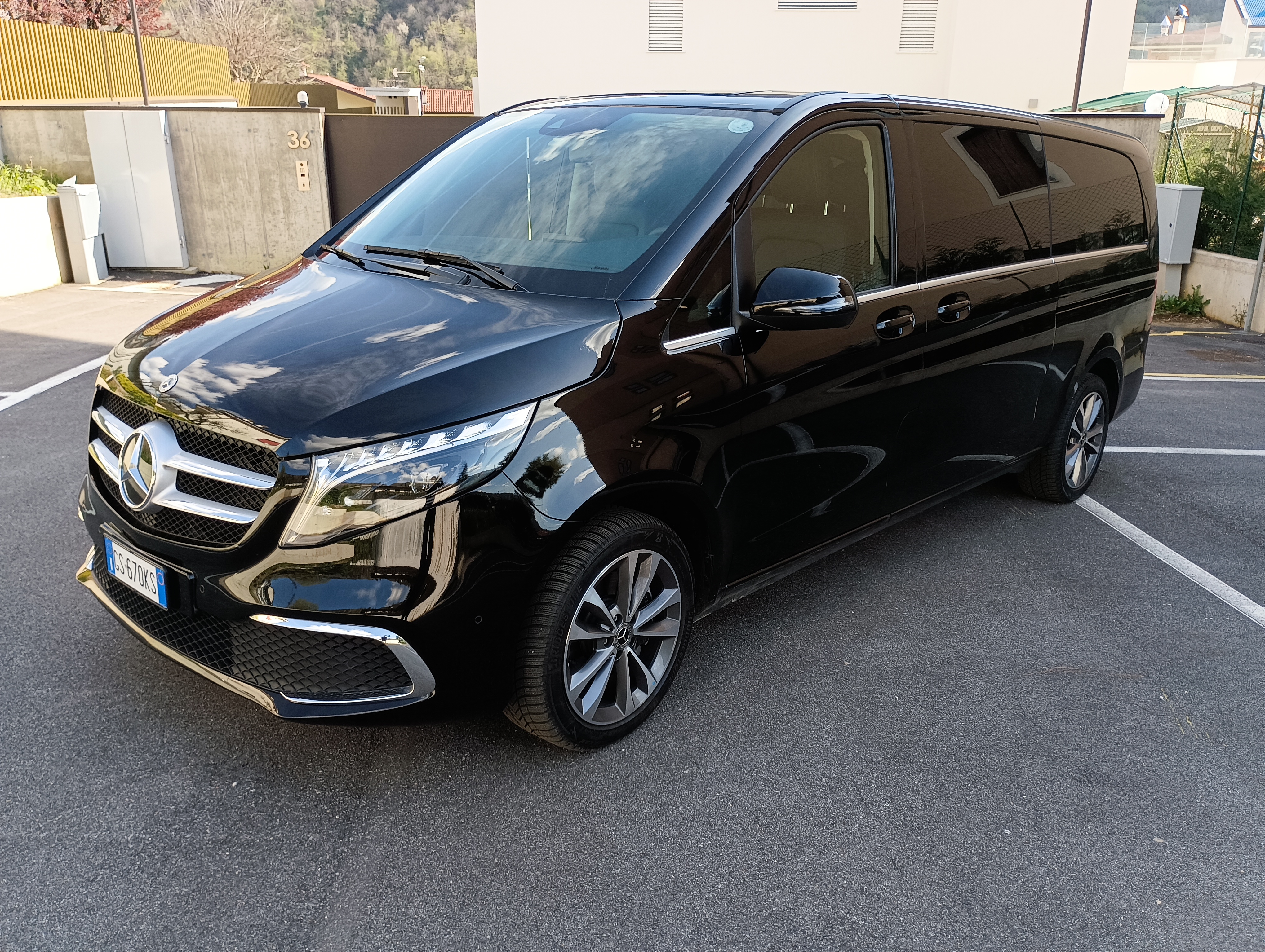 Vehicle image of MAURO