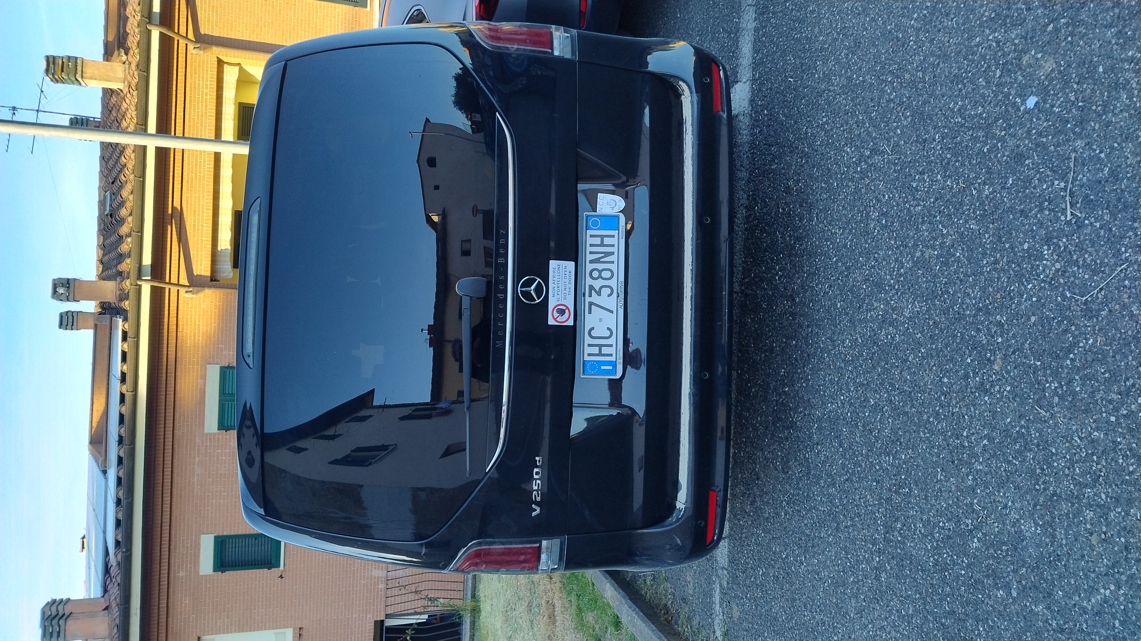 Vehicle image of Giovanni
