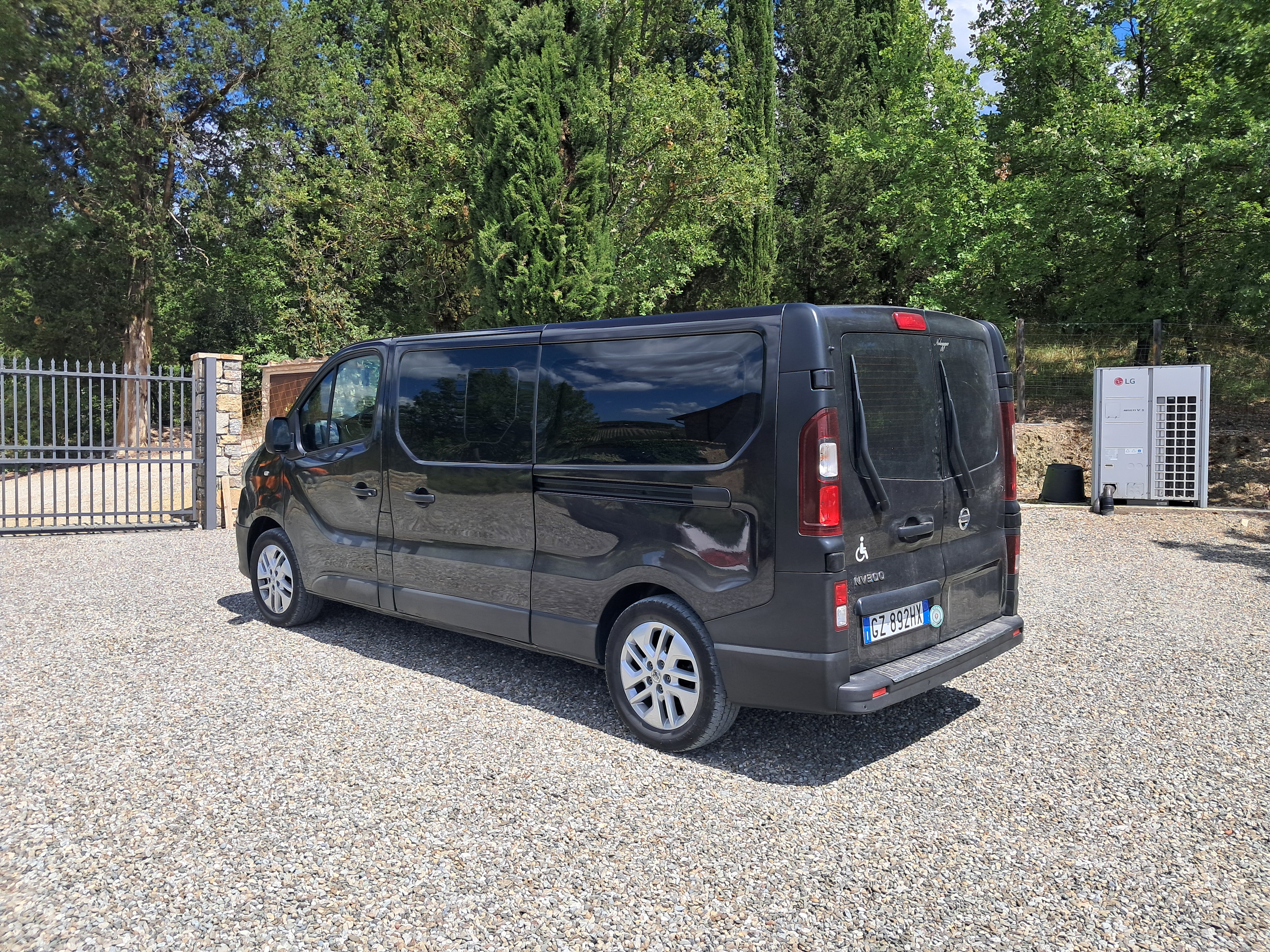 Fahrzeugbild von Shadi