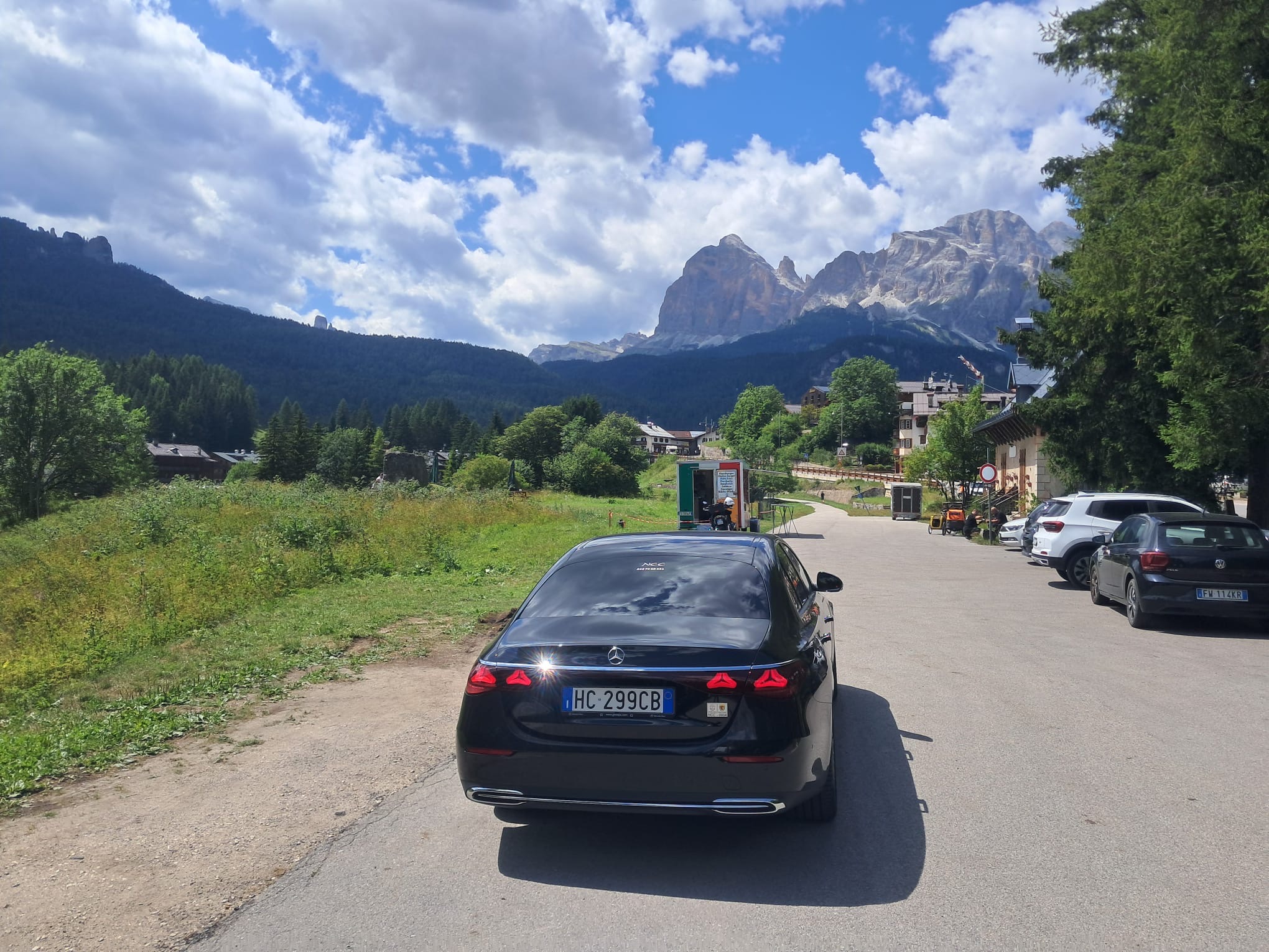 Vehicle image of giovanni