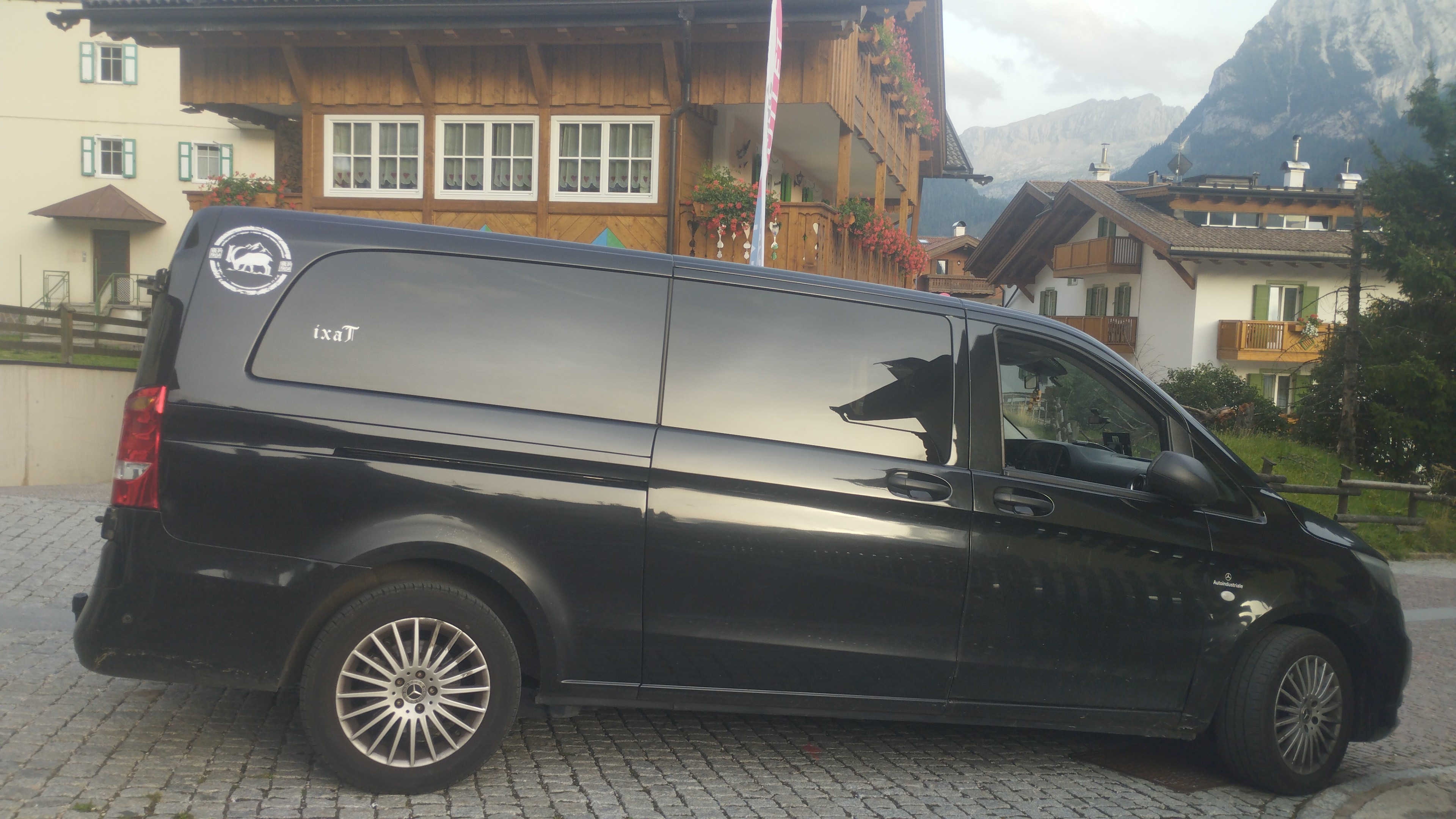 Fahrzeugbild von Taxi