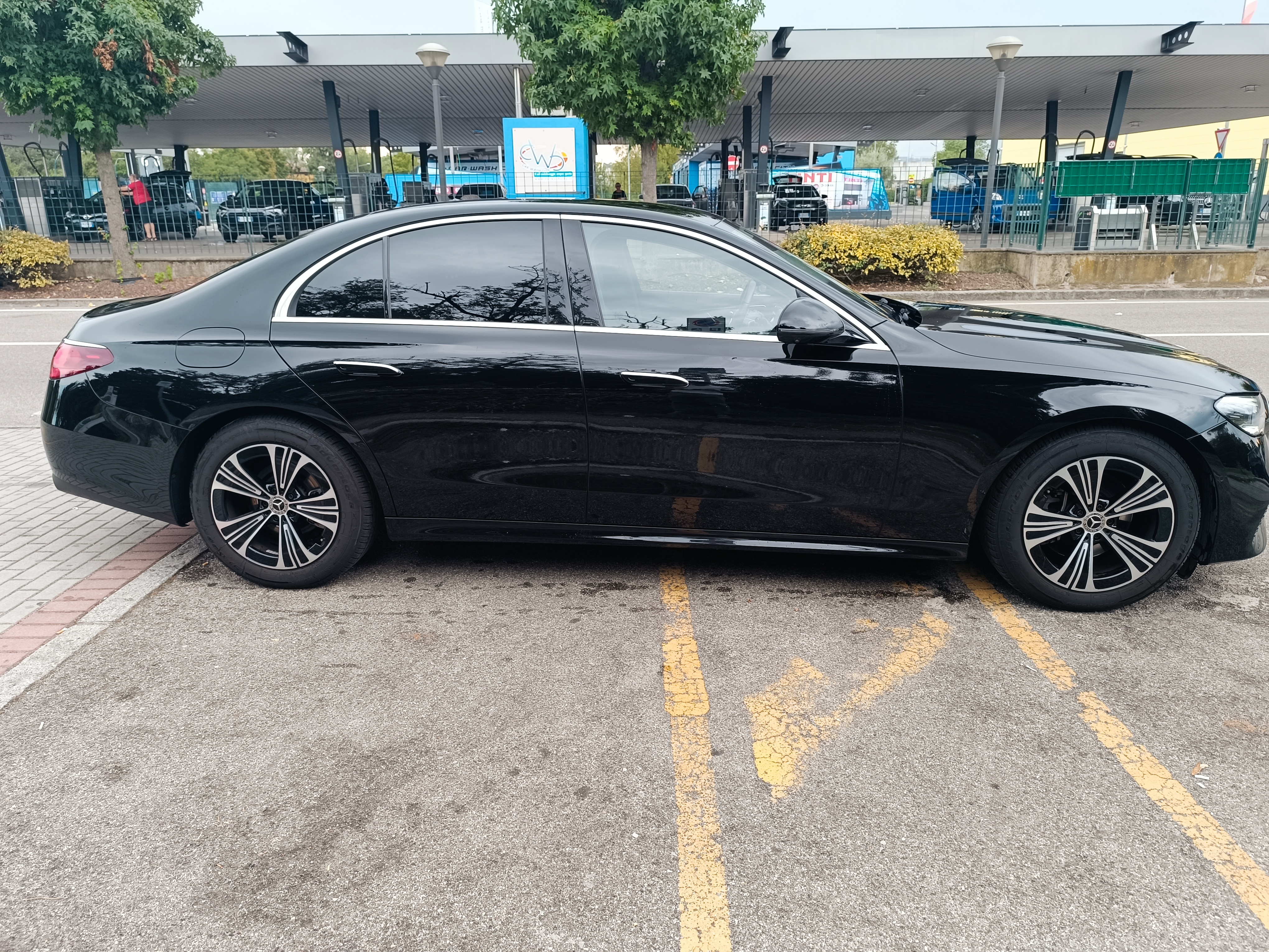 Vehicle image of Dario