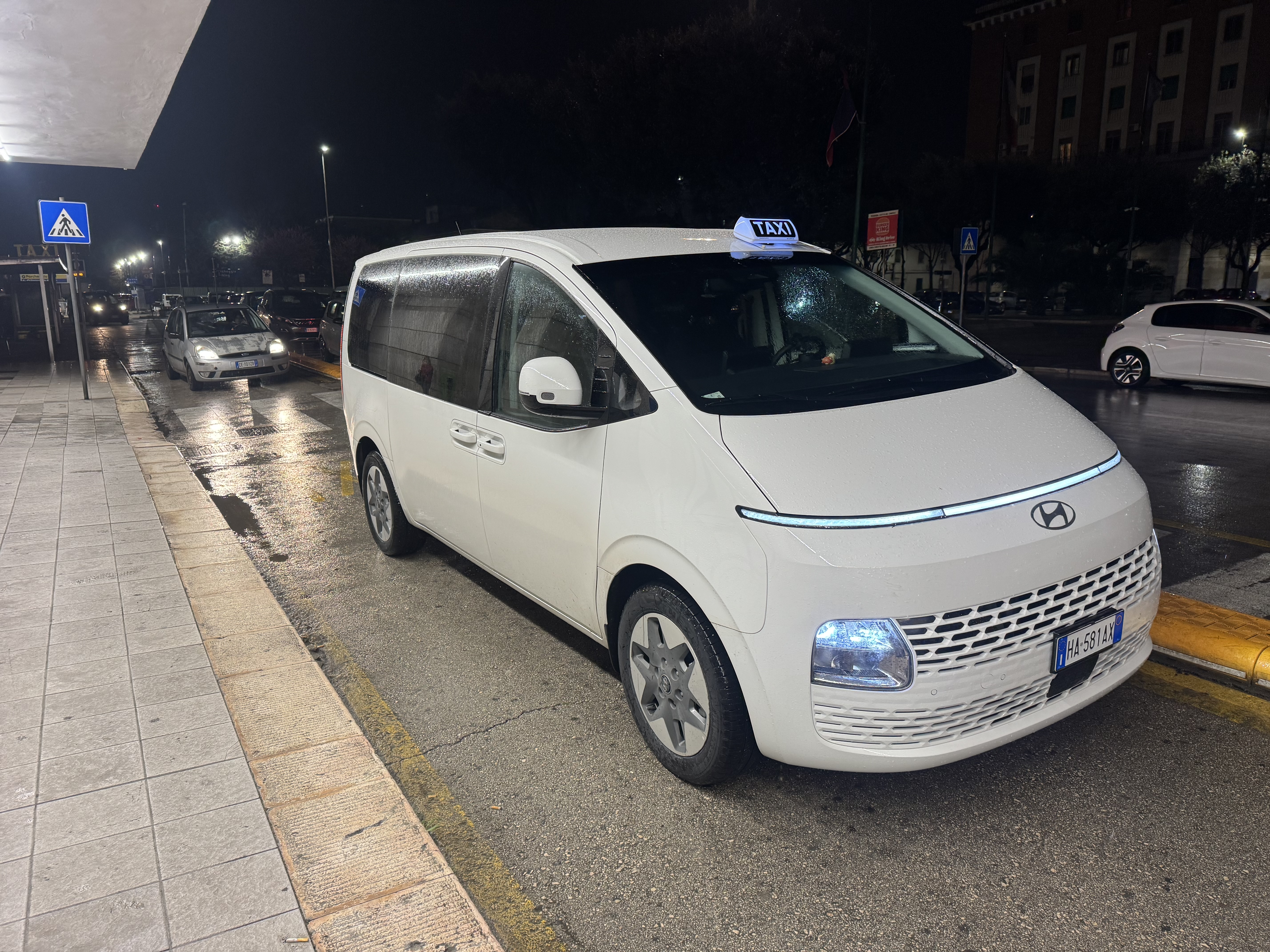 Vehicle image of Leonardo